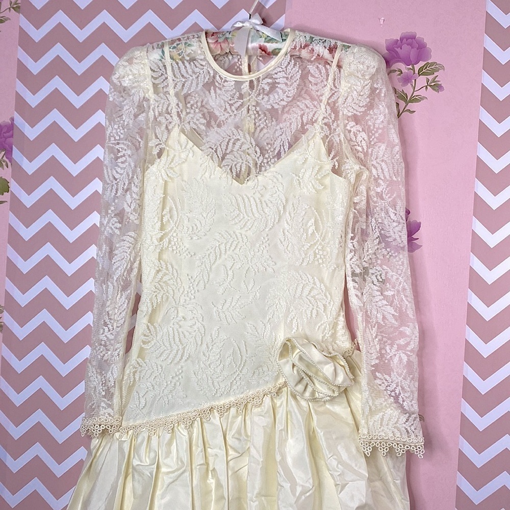 🌷Joseph Ribkoff 🌷Vintage Lace Flower & Pearl Embroidery Trim Wedding Style Dress - Picture 2 of 12